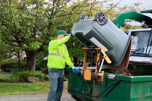 Yard Waste Hauling